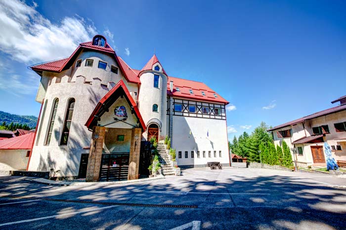 Acasa la Dracula Poiana Brasov